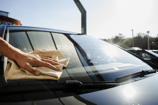 Choosing the Correct Towels for Glass and Windshields