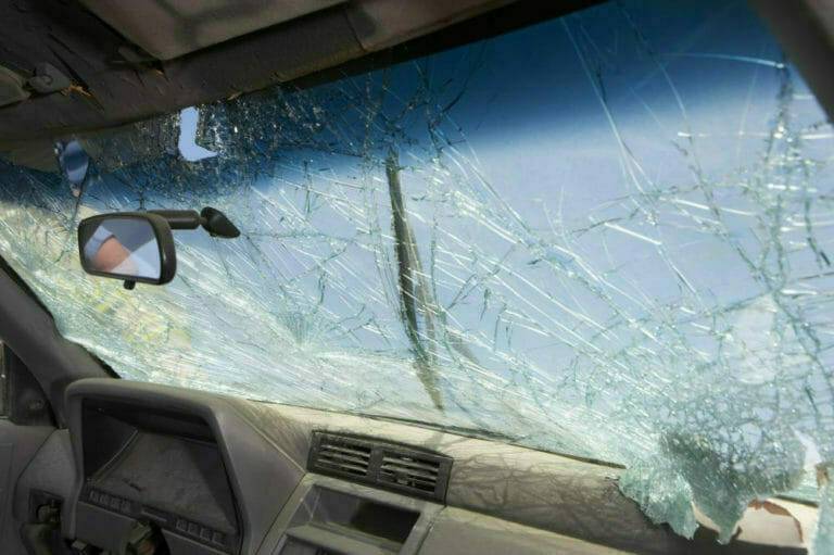 Bull’s Eye! 3 Tips on Stopping a Windshield Crack from Spreading